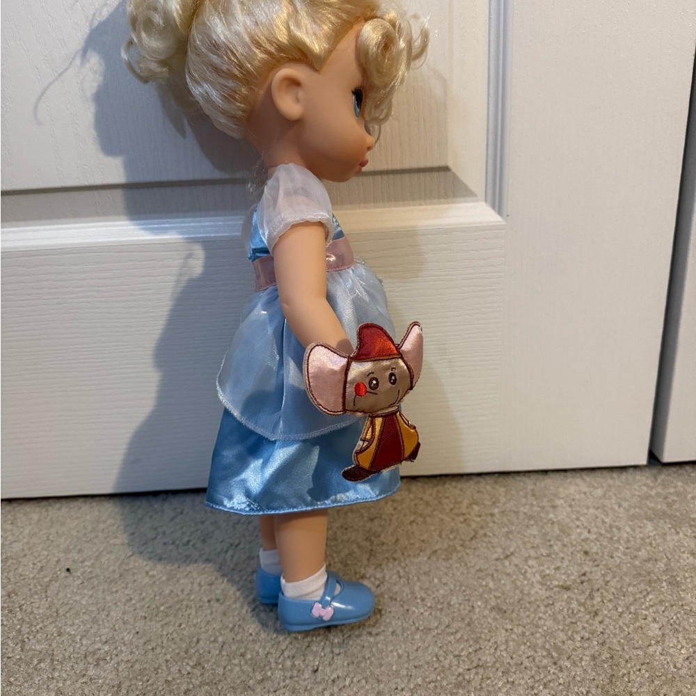 Disney Animators’ Collection Cinderella Doll - Picture 4 of 4